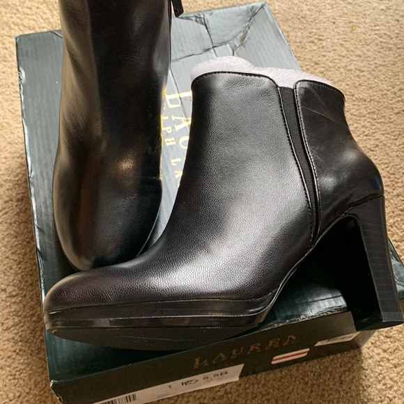 Lauren Ralph Lauren Marcy Black Leather Heeled Platform Boot Booties Sz 5.5 - Picture 6 of 7